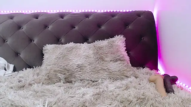 Snapshot of TiffanyPeretz chatting on February 5, 2025, 8:57 pm TiffanyPeretz online show from February 5, 2025, 8:57 pm