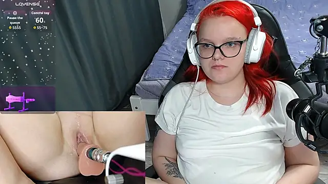 DivaMarisa online show from April 10, 2026, 4:33 pm