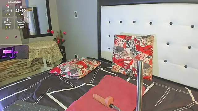 valeria hurtado online show from February 18, 2025, 1:54 am