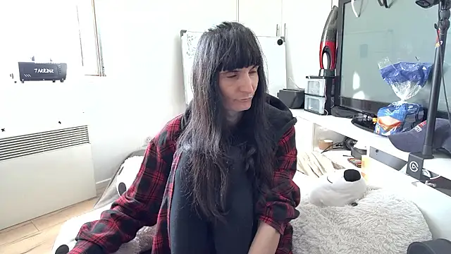 CeriseLapine online show from March 13, 2026, 8:10 am