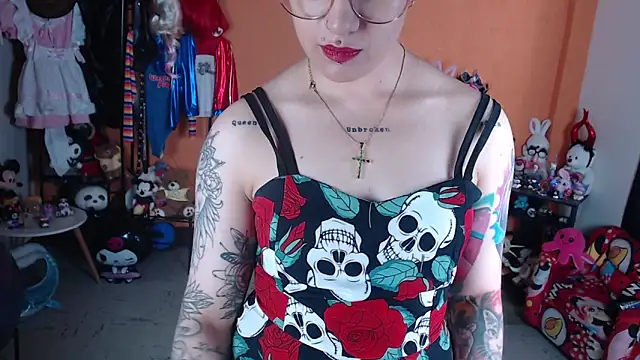 MissMiia2 online show from June 3, 2026, 2:33 pm