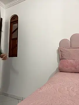 cleolimahot3 online show from October 24, 2025, 6:37 pm