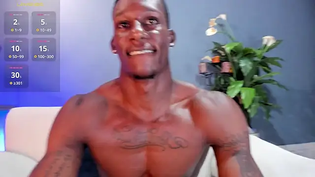 Snapshot of Iker_bigdick chatting on February 13, 2025, 10:33 pm Iker bigdick online show from February 13, 2025, 10:33 pm