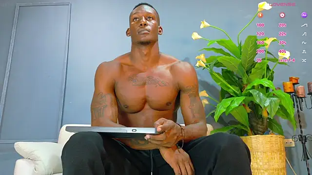 Snapshot of Iker_bigdick chatting on November 6, 2025, 7:26 pm Iker bigdick online show from November 6, 2025, 7:26 pm