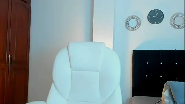 kathyajhonss online show from November 8, 2025, 11:36 pm