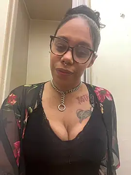 Snapshot of Princess_Desirae chatting on April 10, 2026, 4:50 am Princess Desirae online show from April 10, 2026, 4:50 am