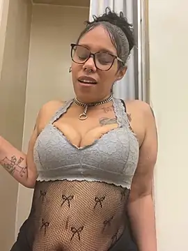 Snapshot of Princess_Desirae chatting on April 13, 2026, 4:07 am Princess Desirae online show from April 13, 2026, 4:07 am