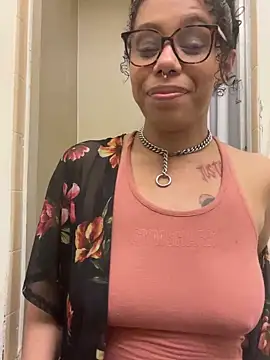 Snapshot of Princess_Desirae chatting on May 16, 2026, 10:36 am Princess Desirae online show from May 16, 2026, 10:36 am