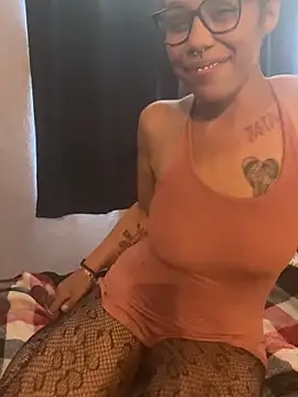Snapshot of Princess_Desirae chatting on May 24, 2026, 6:46 pm Princess Desirae online show from May 24, 2026, 6:46 pm