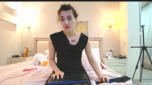 Iren online show from December 18, 2025, 11:00 pm