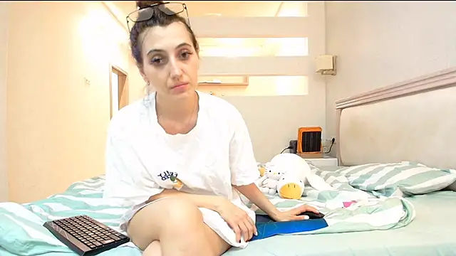 Iren online show from February 3, 2026, 3:37 am