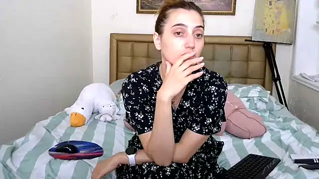 Snapshot of Iren chatting on July 15, 2026, 10:31 am Iren online show from July 15, 2026, 10:31 am