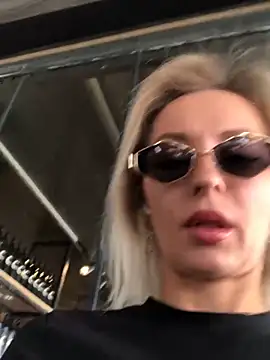 Diamond Bunny  online show from March 18, 2025, 11:19 am