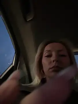 Diamond Bunny  online show from November 17, 2025, 2:56 pm