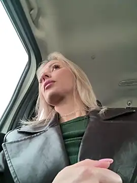 Diamond Bunny  online show from April 4, 2026, 12:46 pm