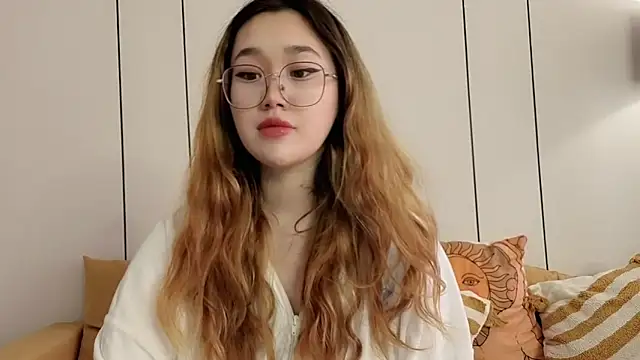 Jennatyan online show from April 18, 2026, 6:50 am