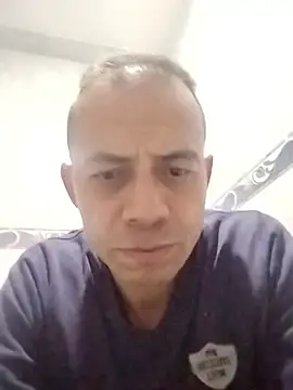 Snapshot of Andres1981_06 chatting on October 25, 2025, 9:20 pm Andres1981 06 online show from October 25, 2025, 9:20 pm