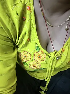 Snapshot of kaveerpooja947 chatting on February 10, 2026, 4:00 pm kaveerpooja947 online show from February 10, 2026, 4:00 pm