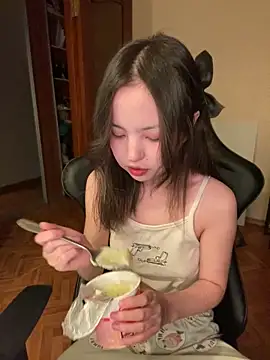 lalallalalaa- online show from February 2, 2025, 10:24 am