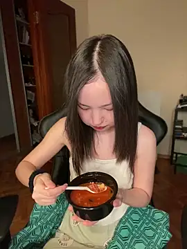 lalallalalaa- online show from February 3, 2025, 1:41 am