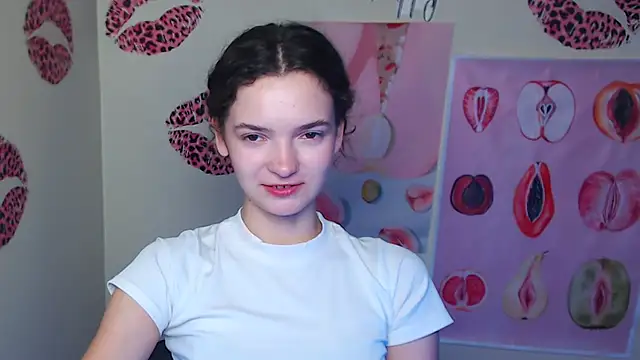  SusieSu  online show from November 23, 2025, 1:11 pm