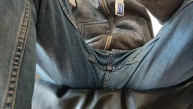 Snapshot of bas2ana chatting on October 21, 2025, 3:57 pm bas2ana online show from October 21, 2025, 3:57 pm