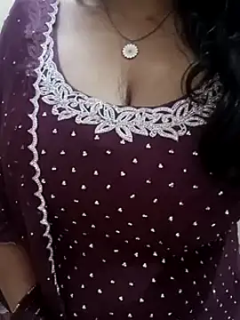 Snapshot of Anamika_Kapoor chatting on January 5, 2025, 11:01 pm Anamika Kapoor online show from January 5, 2025, 11:01 pm