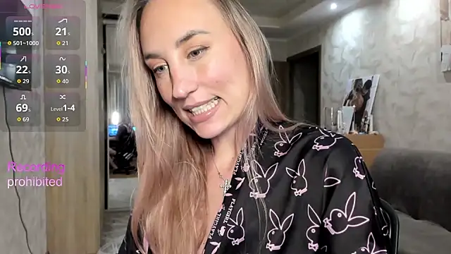 Snapshot of lady_Nati chatting on November 18, 2025, 2:43 pm lady Nati online show from November 18, 2025, 2:43 pm