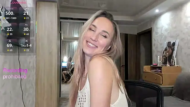 Snapshot of lady_Nati chatting on November 25, 2025, 2:50 pm lady Nati online show from November 25, 2025, 2:50 pm