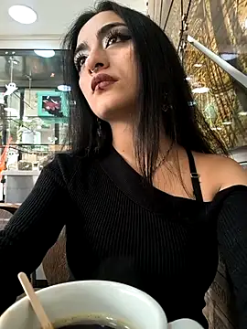 Lila Desiree online show from October 31, 2025, 1:56 pm