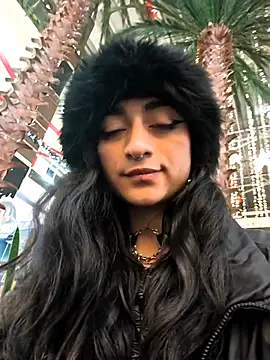 Lila Desiree online show from November 25, 2025, 1:16 am