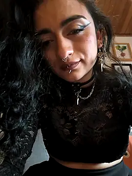 Lila Desiree online show from December 5, 2025, 7:10 pm