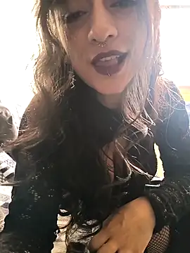 Lila Desiree online show from March 31, 2026, 9:04 pm