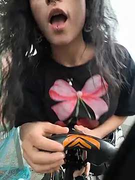 Lila Desiree online show from June 18, 2026, 10:14 pm