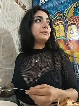 Lila Desiree online show from June 19, 2026, 5:50 pm