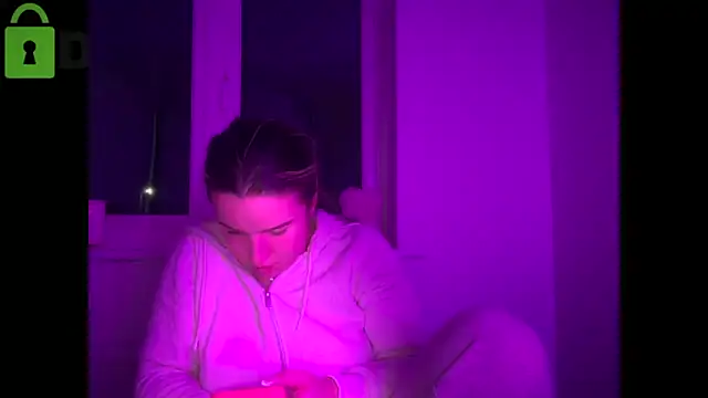 maisiesmithx online show from February 7, 2026, 10:24 pm