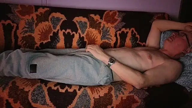 loverboyxxx69 online show from March 10, 2026, 4:06 am