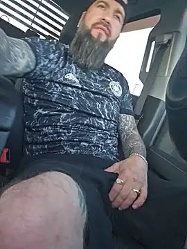 Snapshot of Beardedtattood chatting on June 3, 2026, 10:18 am Beardedtattood online show from June 3, 2026, 10:18 am