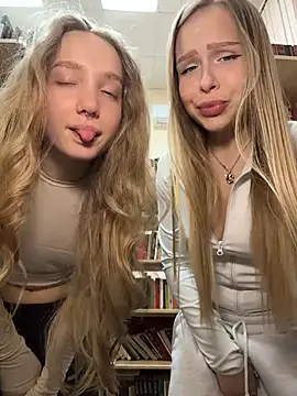 mur girl online show from January 7, 2026, 12:29 pm