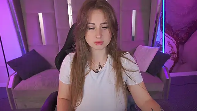 GentleAdellee online show from November 23, 2025, 1:22 pm