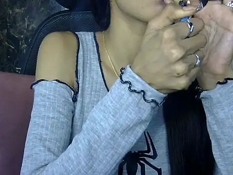 MAAYRA 09 online show from February 1, 2025, 12:37 pm