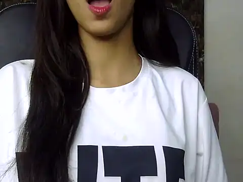 MAAYRA 09 online show from March 13, 2025, 12:27 am