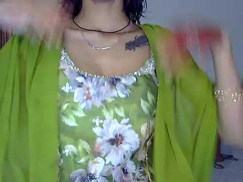 MAAYRA 09 online show from October 11, 2025, 9:19 am