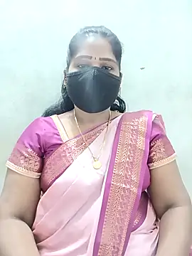 Snapshot of MaaliiiPonuTamil chatting on January 7, 2026, 1:35 pm MaaliiiPonuTamil online show from January 7, 2026, 1:35 pm