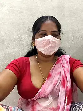 Snapshot of MaaliiiPonuTamil chatting on March 13, 2026, 5:03 am MaaliiiPonuTamil online show from March 13, 2026, 5:03 am