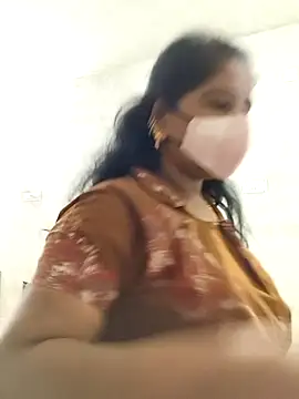 Snapshot of MaaliiiPonuTamil chatting on March 20, 2026, 5:45 am MaaliiiPonuTamil online show from March 20, 2026, 5:45 am