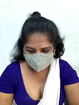 Snapshot of MaaliiiPonuTamil chatting on April 9, 2026, 9:26 am MaaliiiPonuTamil online show from April 9, 2026, 9:26 am