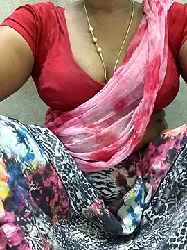 Snapshot of MaaliiiPonuTamil chatting on April 11, 2026, 1:10 am MaaliiiPonuTamil online show from April 11, 2026, 1:10 am