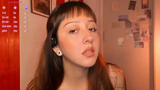 Snapshot of HeyTati chatting on March 4, 2026, 12:16 am HeyTati online show from March 4, 2026, 12:16 am