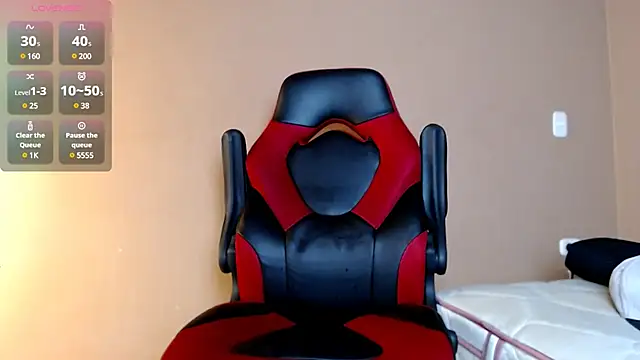 karlgiles  online show from January 20, 2025, 6:21 pm